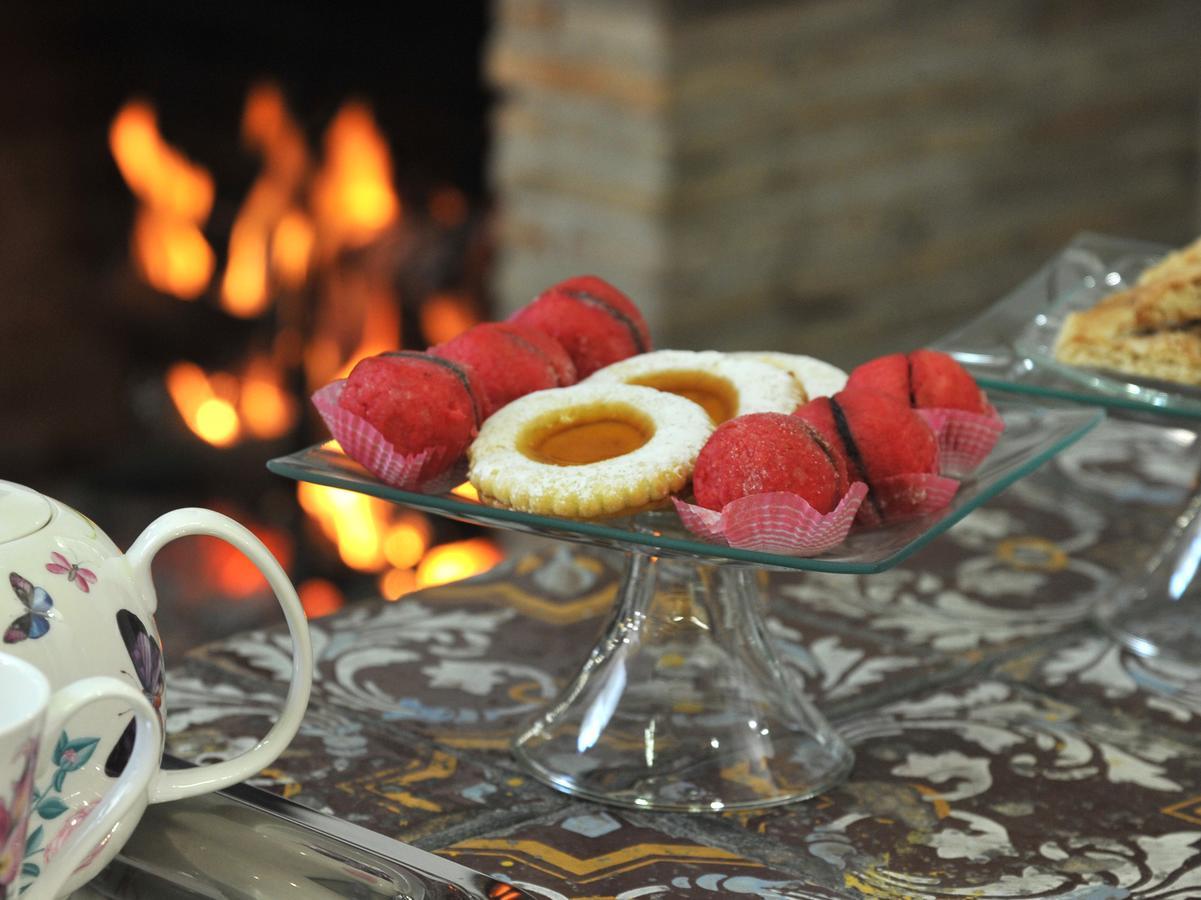 La Canonica Dei Fiori - Anna Fendi Country House Hotel Ronciglione  Ngoại thất bức ảnh